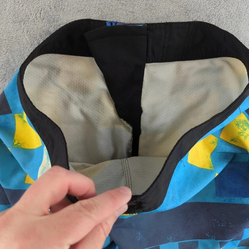 Quiksilver Board Shorts Mens 32 Blue Yellow Checkered Swim Trunks 4-Way Stretch - Picture 8 of 10